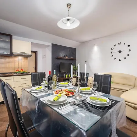 Stunning Home In Labin With Jacuzzi