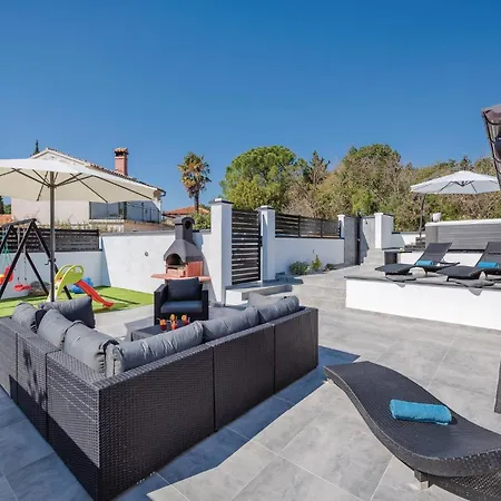 Holiday home Stunning Home In Labin With Jacuzzi Koromacno